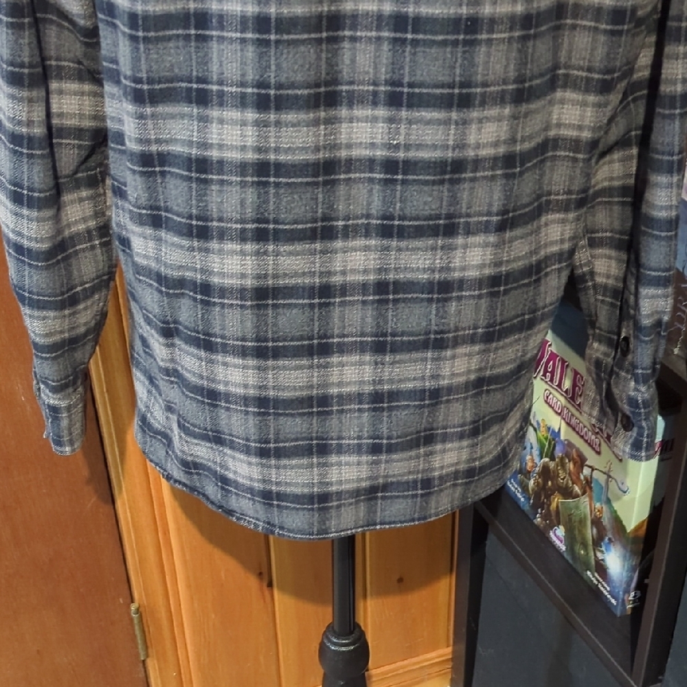 Roots Size S Men's Gray and Black Plaid Button-Up Shirt - Picture 7 of 15